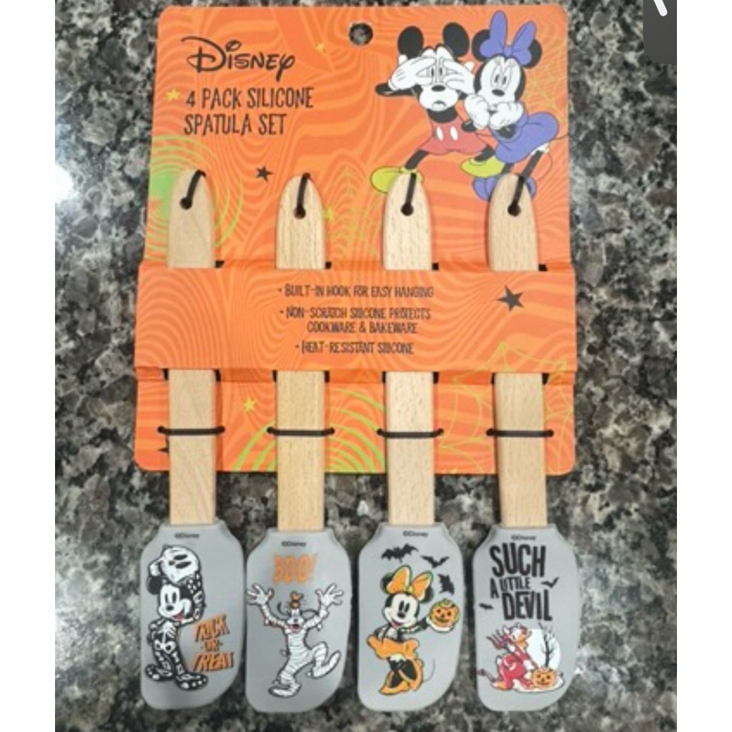 Bộ 4 cây vét bột Disney Mickey Mouse, có hình Mickey Mouse trên mỗi cây