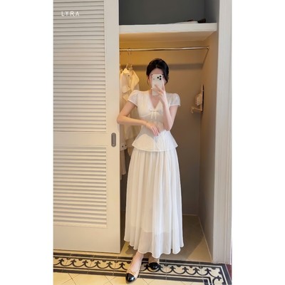 LYRA – Áo Ren Hoa Nổi Phối Nơ Cổ V Dáng Ôm Eo Tay Hến Tiểu Thư Thanh Lịch VSYAC0338