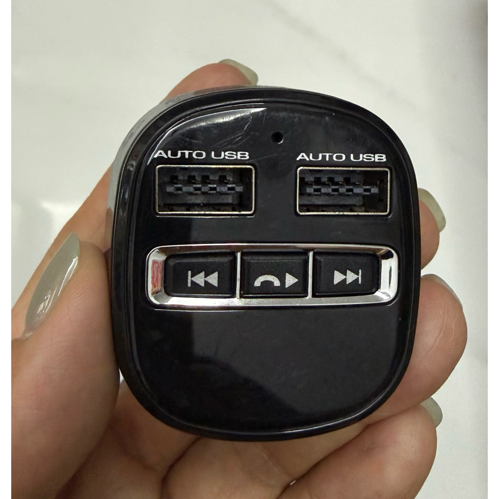 *Bộ tẩu sạc Bluetooth FM Transmitter xe hơi hiệu Kashimura (Mã model: KD-219).