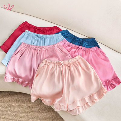 Quần ngắn WINNY lụa satin lưng chun, quần đùi lụa satin viền bèo mịn mát óng ánh | 1HQSA26001N
