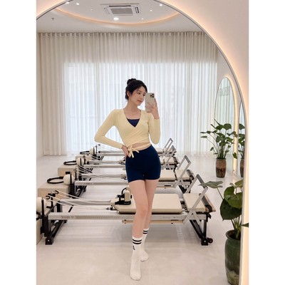 Bộ đồ tập gym, yoga, pilates nữ Fitme áo khoác Glow vàng pastel, quần legging đùi Glow xanh navy cạp cao