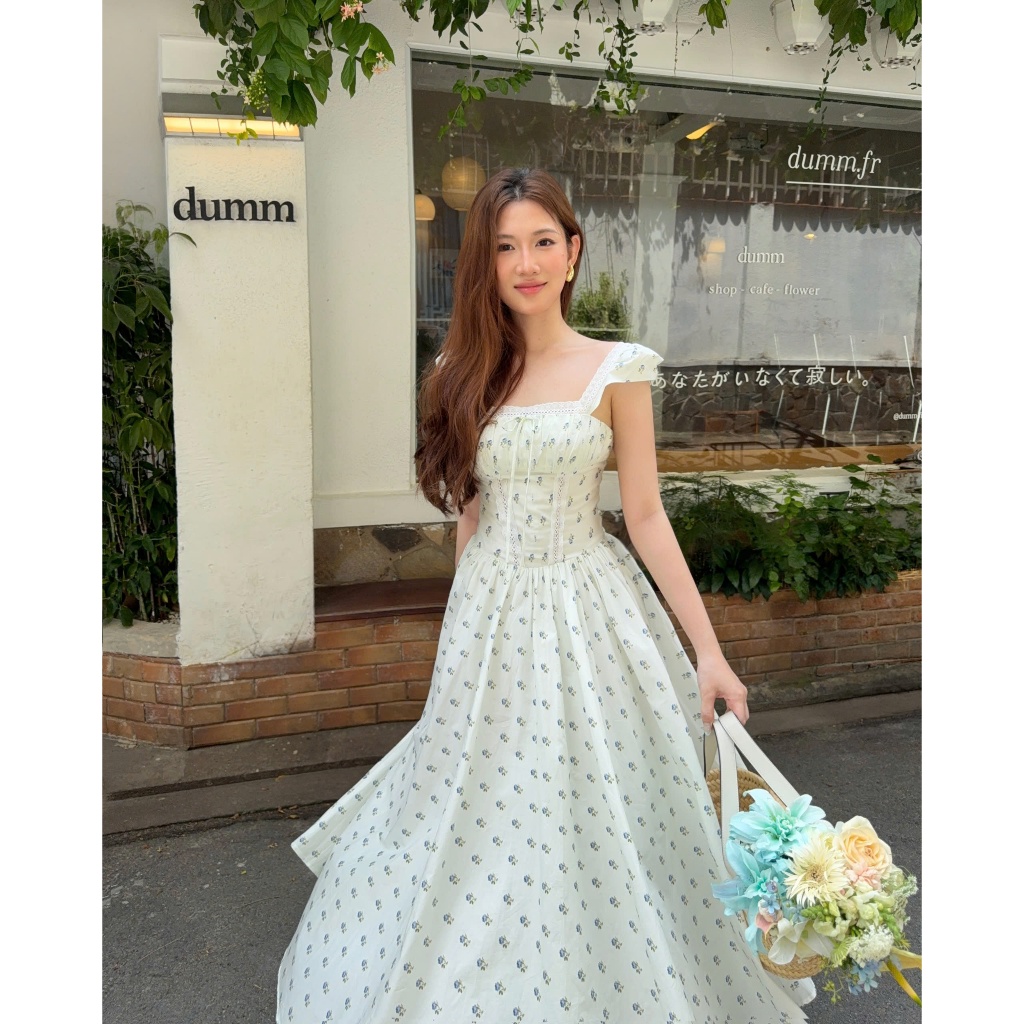𝗖𝗹𝗼𝘁𝗵𝗲𝘀 𝗕𝗮𝗿 - Flora Dress (Primrose Day) | Đầm midi cotton hoa xanh cổ vuông