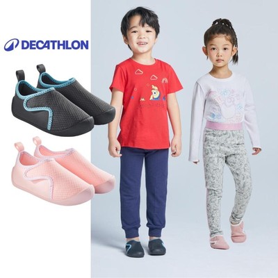 Giày tập đi 110 cho trẻ em xám đen DECATHLON DOMYOS mã 8517799