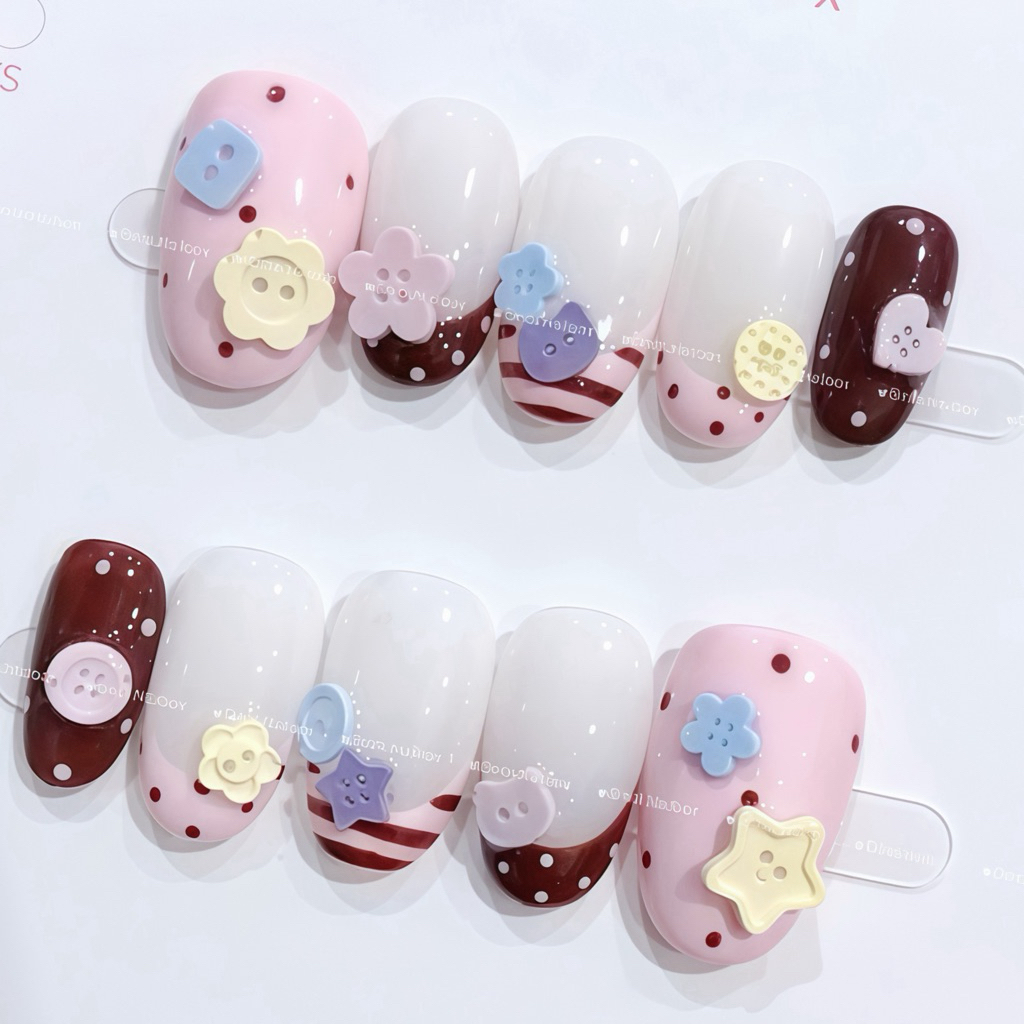 NailBox thiết kế mắt mèo ngắn hồng pastel charm nút áo dễ thương nhiều màu Hàn Quốc Embi.nailbox E02