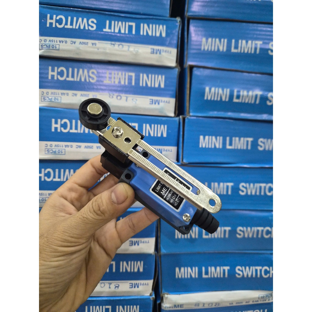 Công Tắc Hành Trình ME-8108 Limit Switch ME8108
