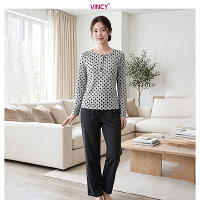 BTD01W6T01-BỘ THUN DÀI VỚI THIẾT KẾ ÁO CỔ TRỤ THANH LỊCH TẠO CẢM GIÁC ẤM ÁP VÀ THOẢI MÁI KHI MẶC.