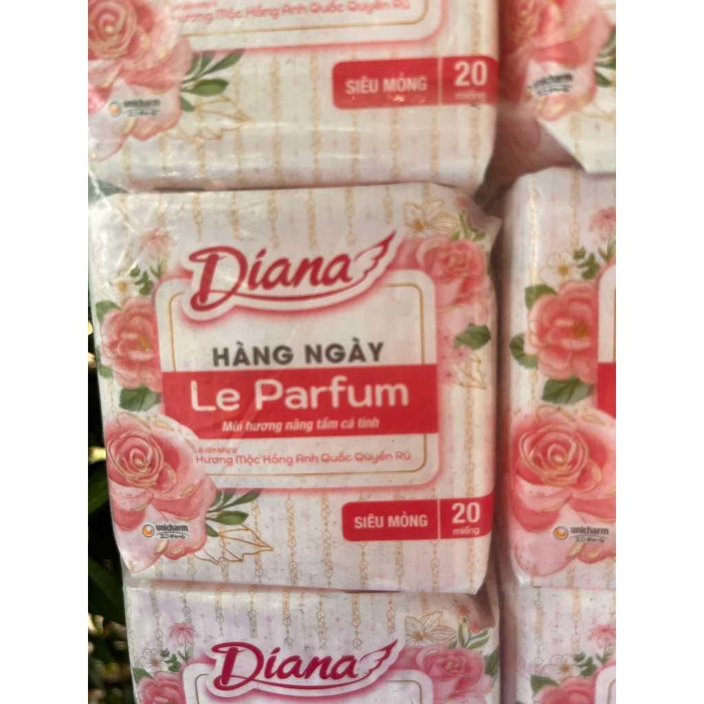 Gói 20 Miếng (Loại Nhỏ 15.5cm)- 1 Gói Băng Vệ Sinh Diana Hàng Ngày Le Parfum - Hương Mộc Hồng Anh Qu