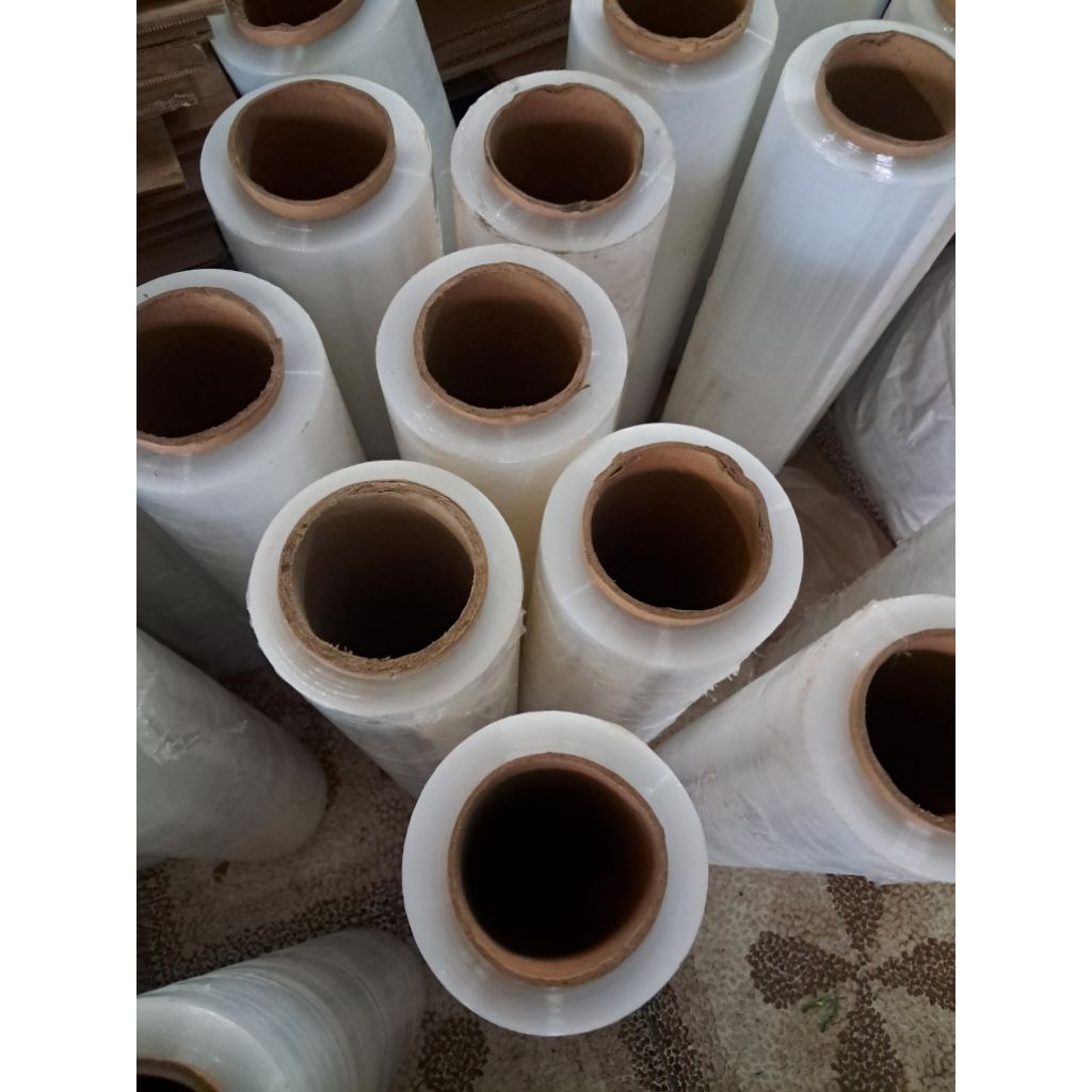 Màng PE. Cuộn PE nặng 3 kí. Lõi mỏng 200g.