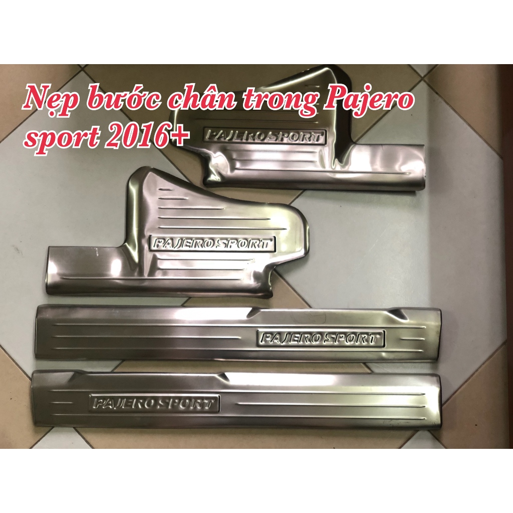 Ốp bậc cửa chống xước trong Mitsubishi Pajero Sport 2016. #Nẹp bước chân trong Mitsubishi Pajero spo
