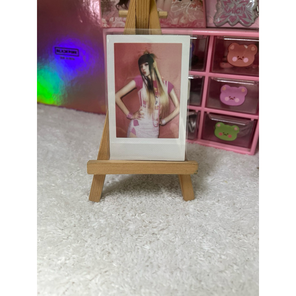 card off Pola Lisa Blackpink