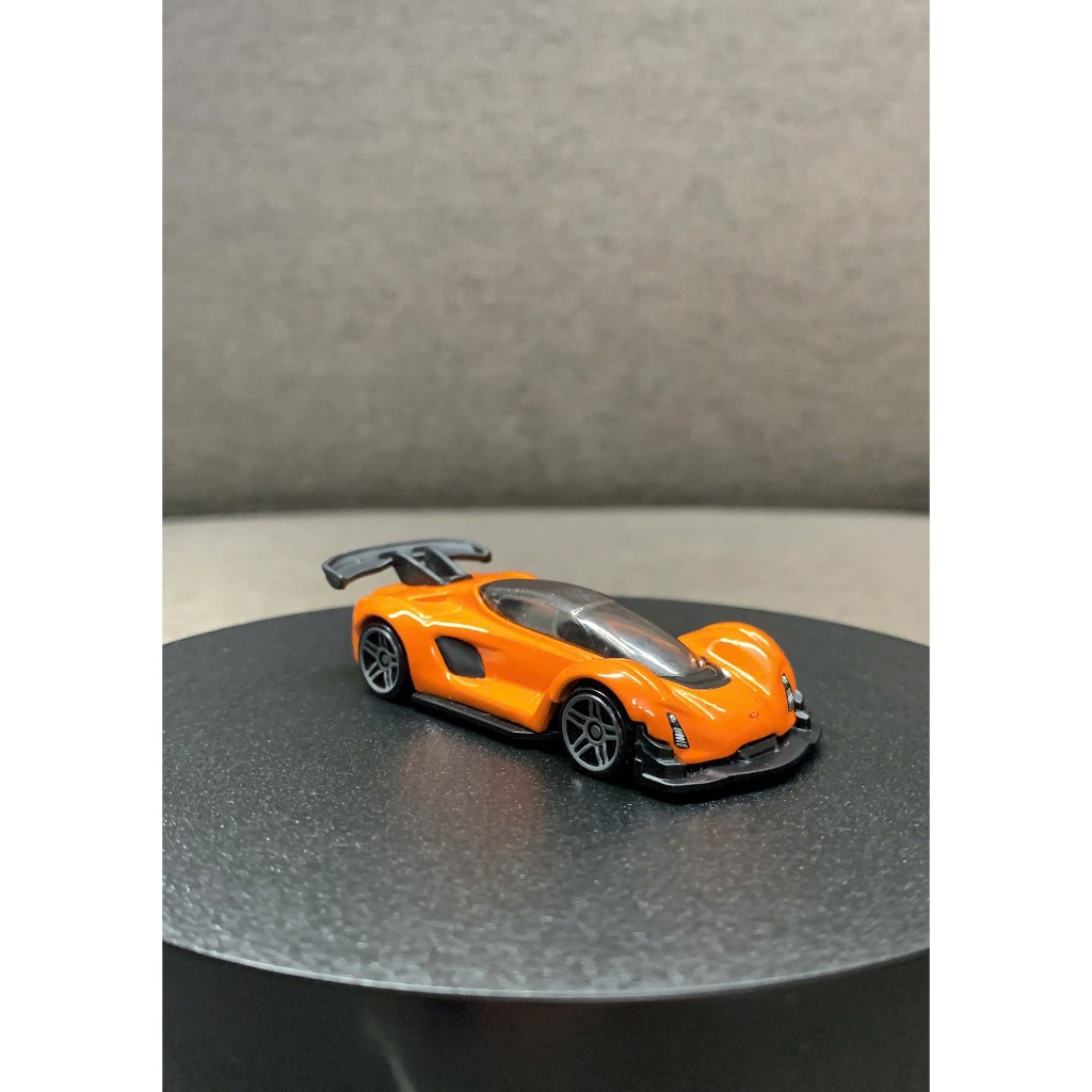 Hãng Hot Wheels - Czinger 21C (loose nguyên bản, hơi trầy nhẹ)
