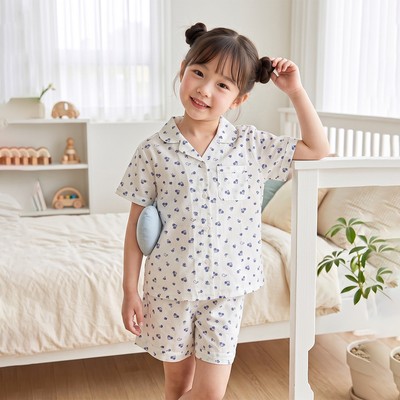 Bộ pijama short chất kate, họa tiết đặc trưng cho Noel cho bé KSK066S92