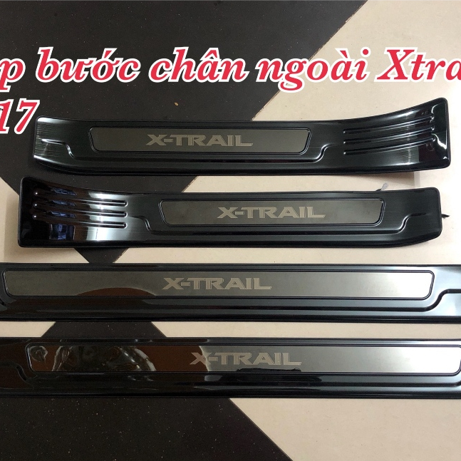 Ốp bậc cửa chống xước ngoài Nissan Xtrail TT. #Nẹp bước chân Nissan Xtrail titan cao cấp