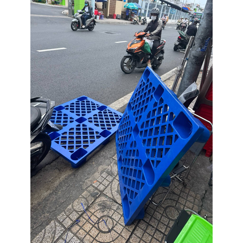 Pallet cốc lót sàn 9 chân nhựa HDPE , combo4 pallet nhựa 120*100*14 cm , pallet nhựa lót sàn chống ẩ