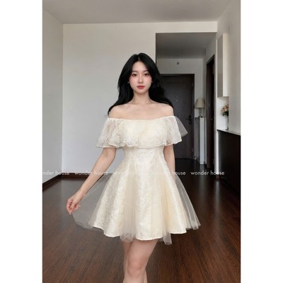 Jessi Dress Wonderhouse Đầm thiết kế trễ vai dáng xòe nhẹ chất vải họa tiết ren kim sa, dự tiệc sang trọng