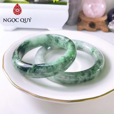 Vòng cẩm thạch A Myanmar - Ngọc phỉ thúy type A bản hẹ tròn xanh sơn thủy điểm lý gà đen ni 48-58 LM152 - Ngoc Quý