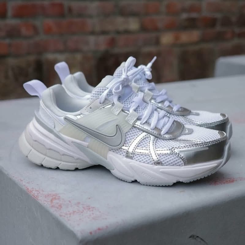 [ CHÍNH HÃNG ] GIÀY THỂ THAO V2K RUN " METALLIC SILVER " FD0736-104