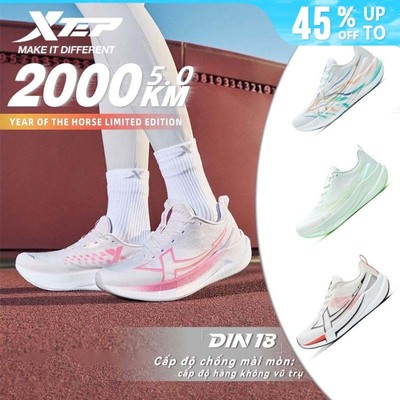 XTEP 2000KM 5.0 Giày chạy bộ nữ, khả năng chống mài mòn: DIN18mm³, có cánh bên bằng TPU và công nghệ đệm ACE.