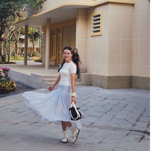 Pass chân váy marci skirt xoè dài voan mềm kẻ caro xanh da trời size XS của shop Hèo