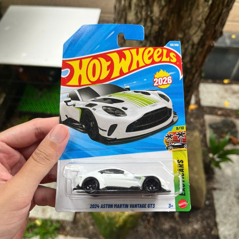 HOT WHEELS ASTON MARTIN VANTAGE GT