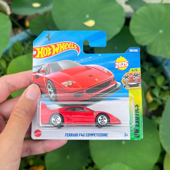 HOT WHEELS FERRARI F40 SHORT CARD