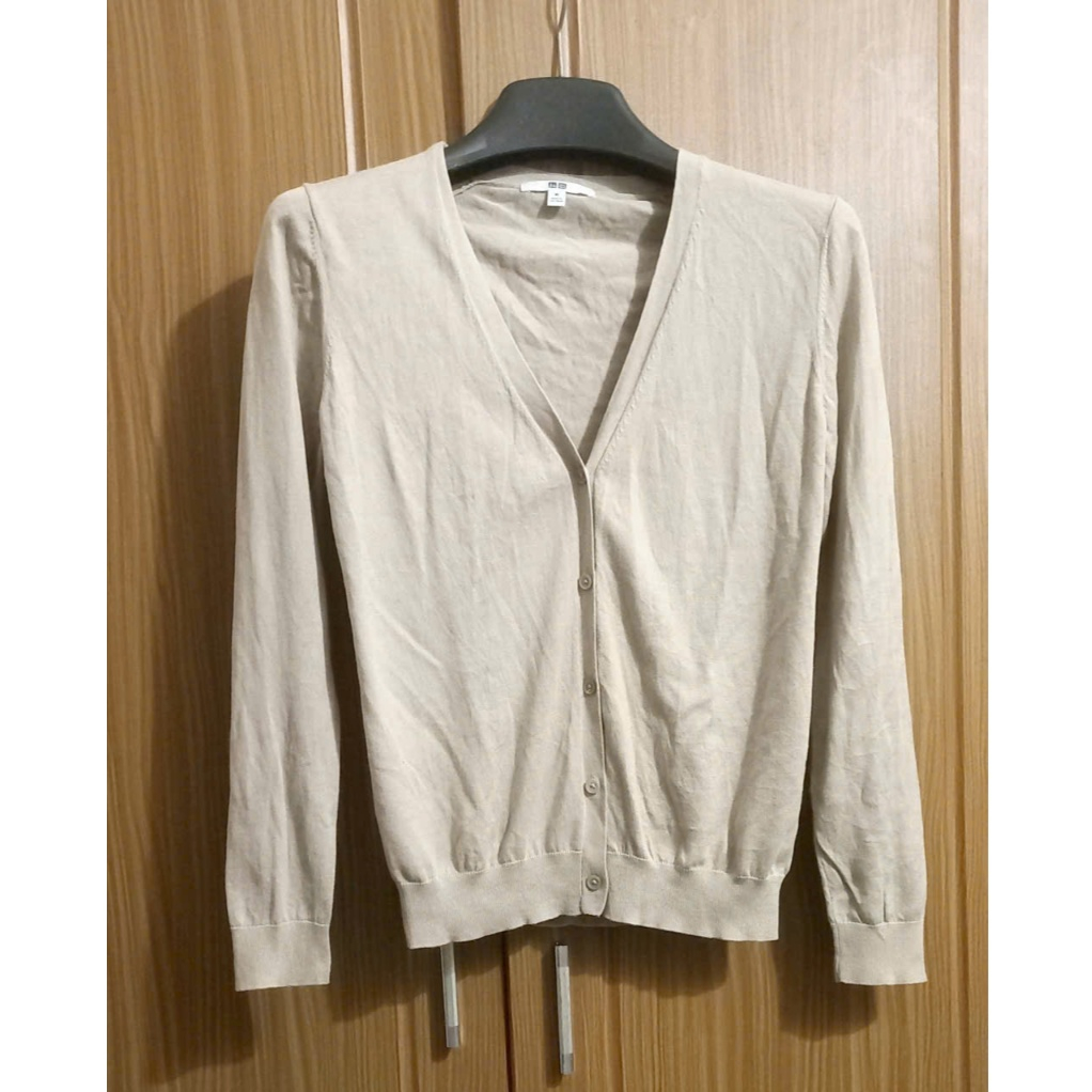 thanh lý áo Cardigan của Uniqlo sai M