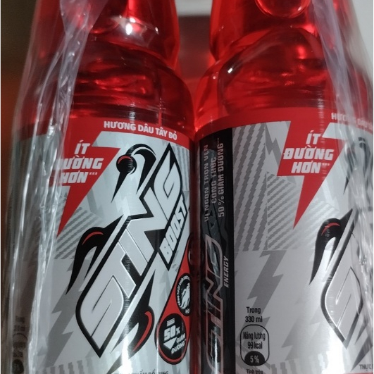 Lốc 6 Chai - Sting Dâu Ít Đường Sting Boost chai 330ml