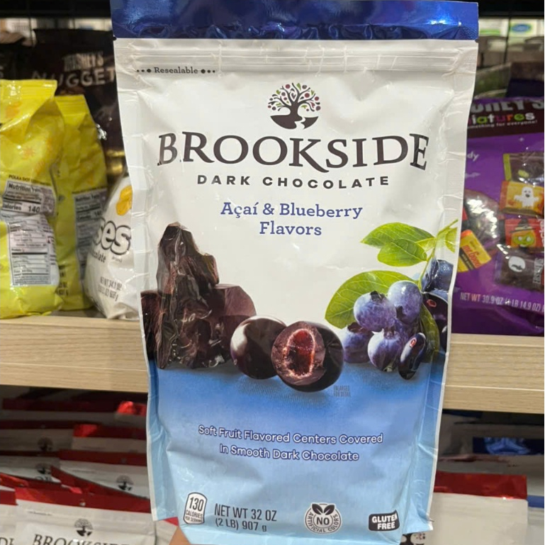 Kẹo Socola Đắng Nhân Việt Quất Brookside 907g