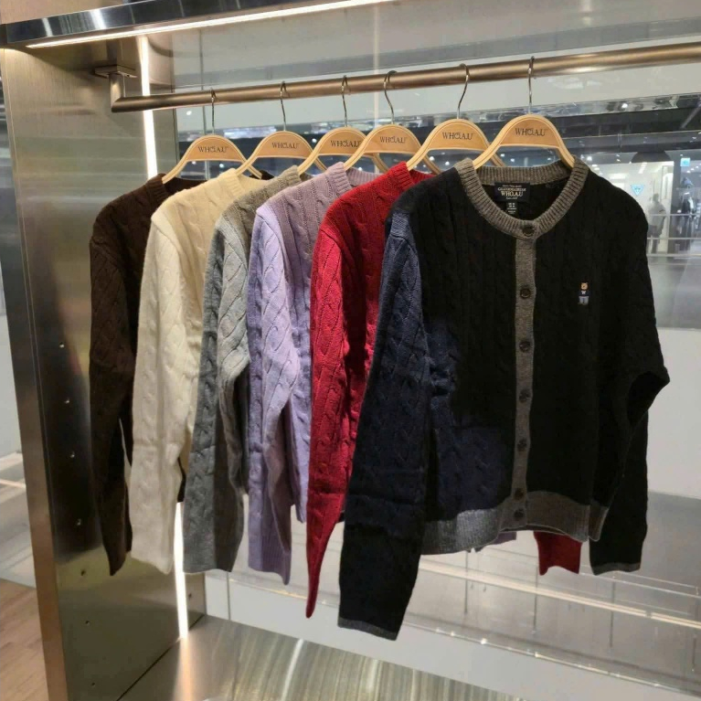 WHOAU - Áo Cardigan dệt cáp Steve - 4911F