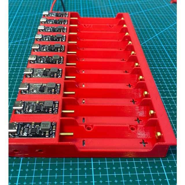 BẢNG SẠC NHANH 10 KHE 18650-21700- 3A. ĐẾ SẠC MẠCH IP2312-4.2v-3A