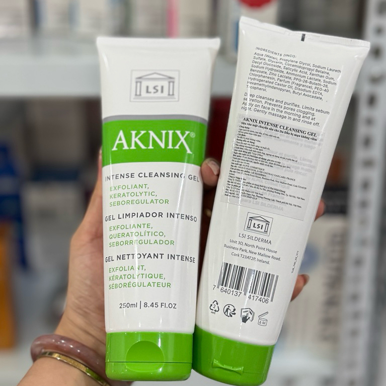Sữa Rửa Mặt AKNIX Intense / Gentle Cleansing Gel Da Dầu , Da Nhạy Cảm, Mụn Viêm và Không Viêm 250ml