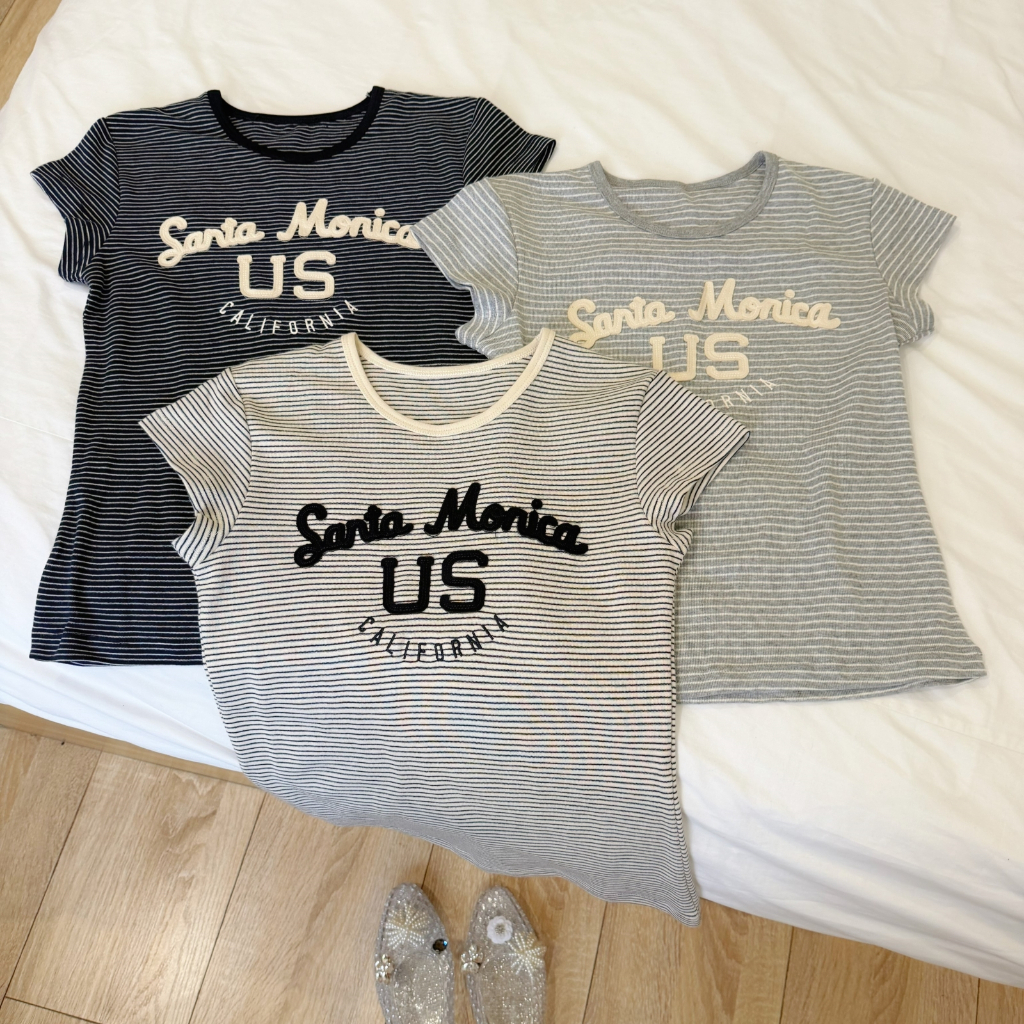Áo Thun Nữ LENCLOTHING A2340 - Áo Thun Ngắn Tay Kẻ Sọc Thêu Chữ US