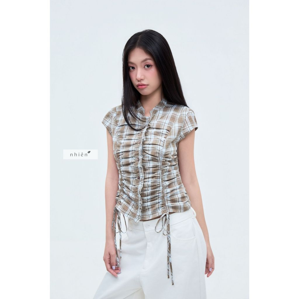 𝐌𝐞𝐢𝐲𝐮 𝐓𝐨𝐩 - Áo kiểu nữ, Áo caro cổ trụ tay ngắn thiết kế dây rút hai bên nhien.official NAS00077