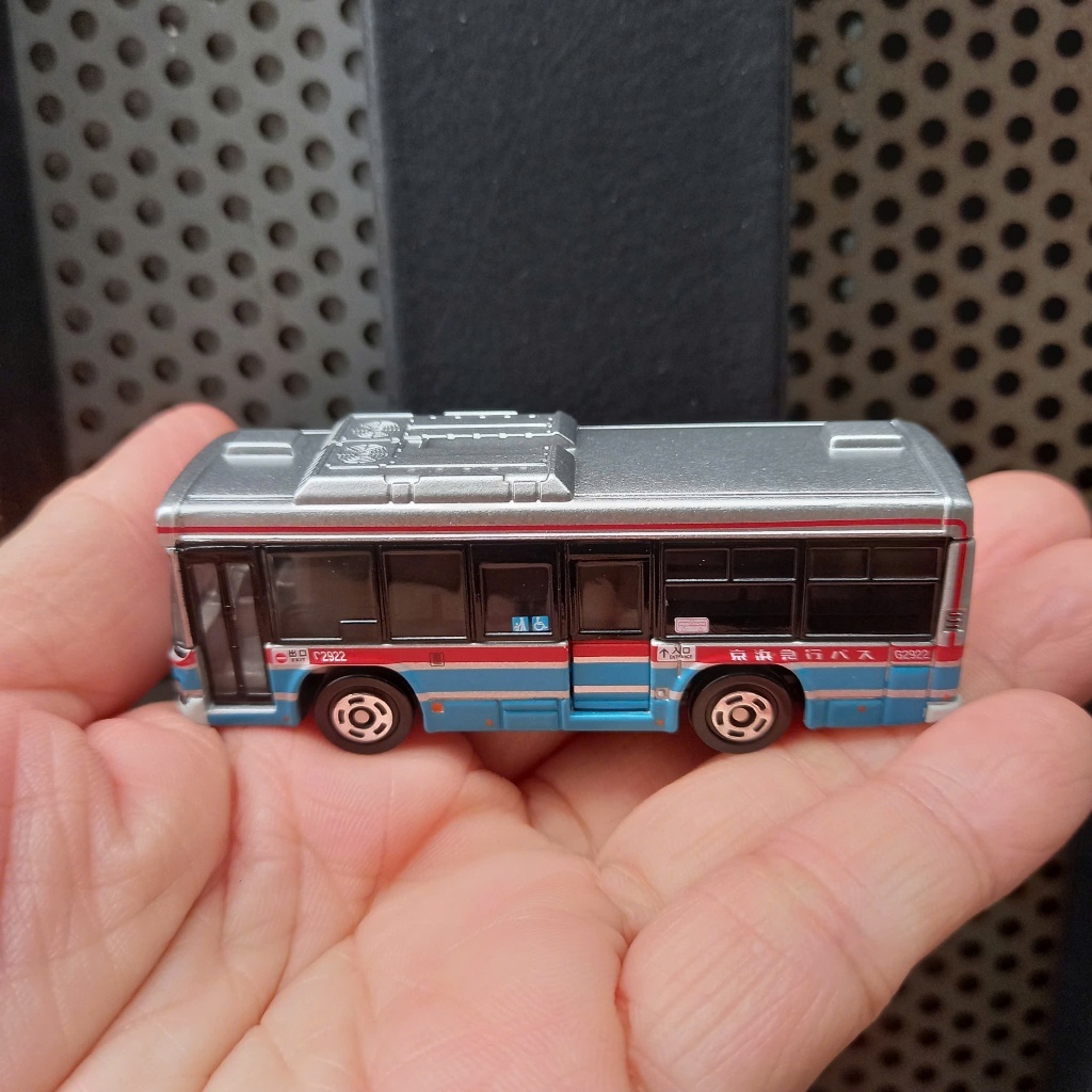 Mô hình xe bus tomica không hộp, Isuzu Erga