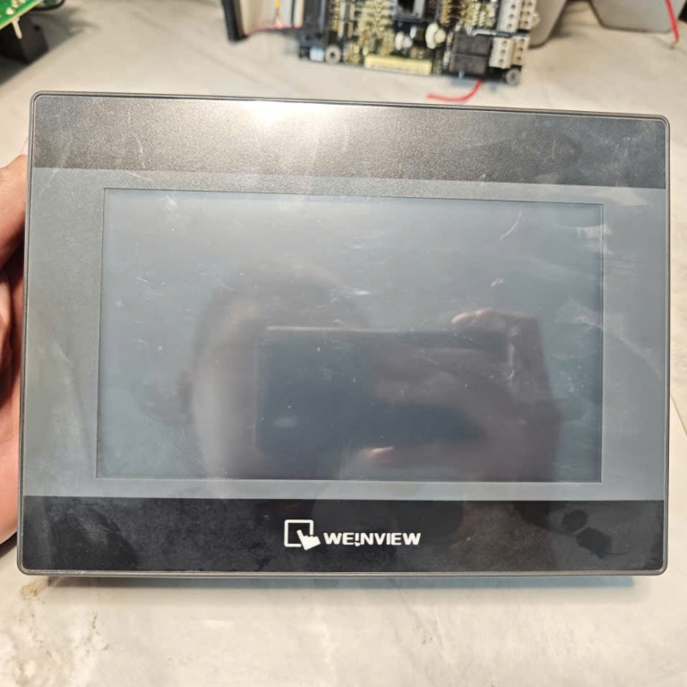 Màn hình 7inch Weinview MT8071IP có cổng Lan , Hỗ trợ kết Nối S7 1200 qua cổng Lan, Có RS232 RS485