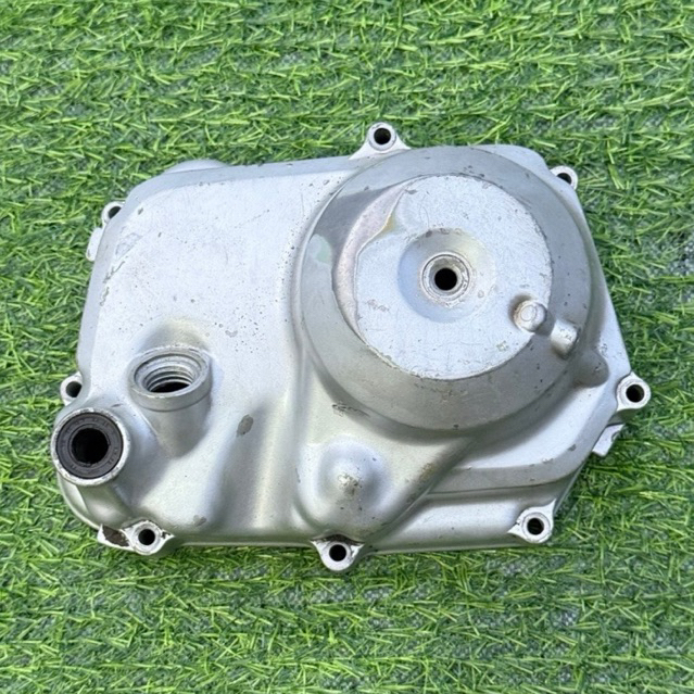 Nắp Côn Xe Honda Cub Hàng Rin Theo Xe, Đời Cạnh Vuông ( Vô Cub 81/Cub 86/ Cub 88/Custom/Cub 82/DD70/