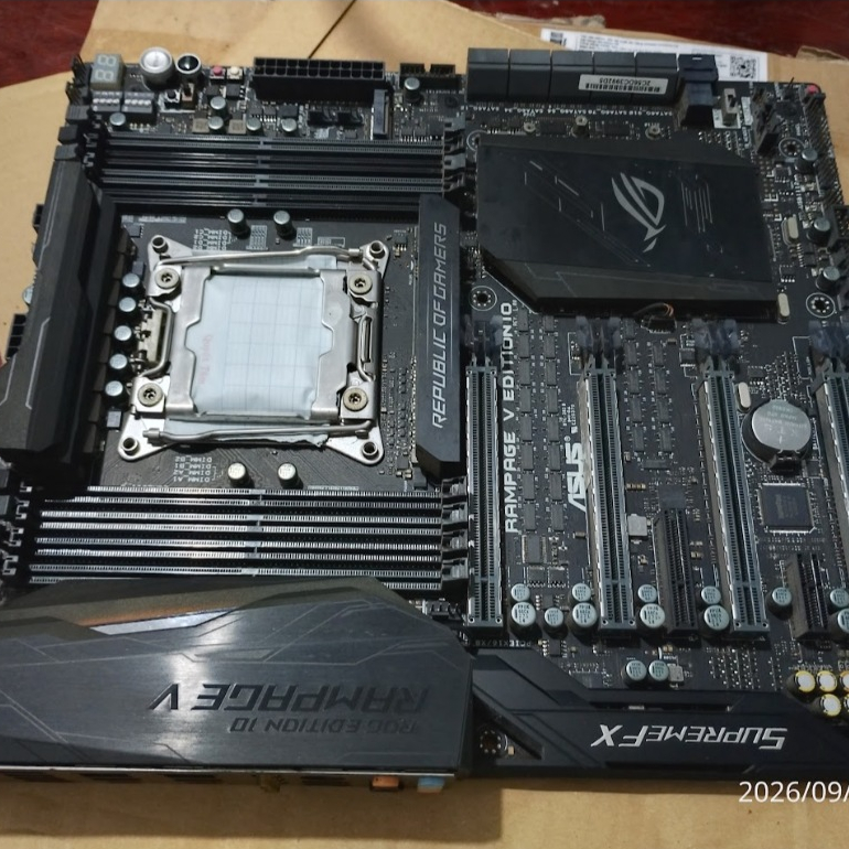 Main x99 asus rog rampage v10 cao cấp hoạt động không ổn định bán như xác cho thợ sửa chữa