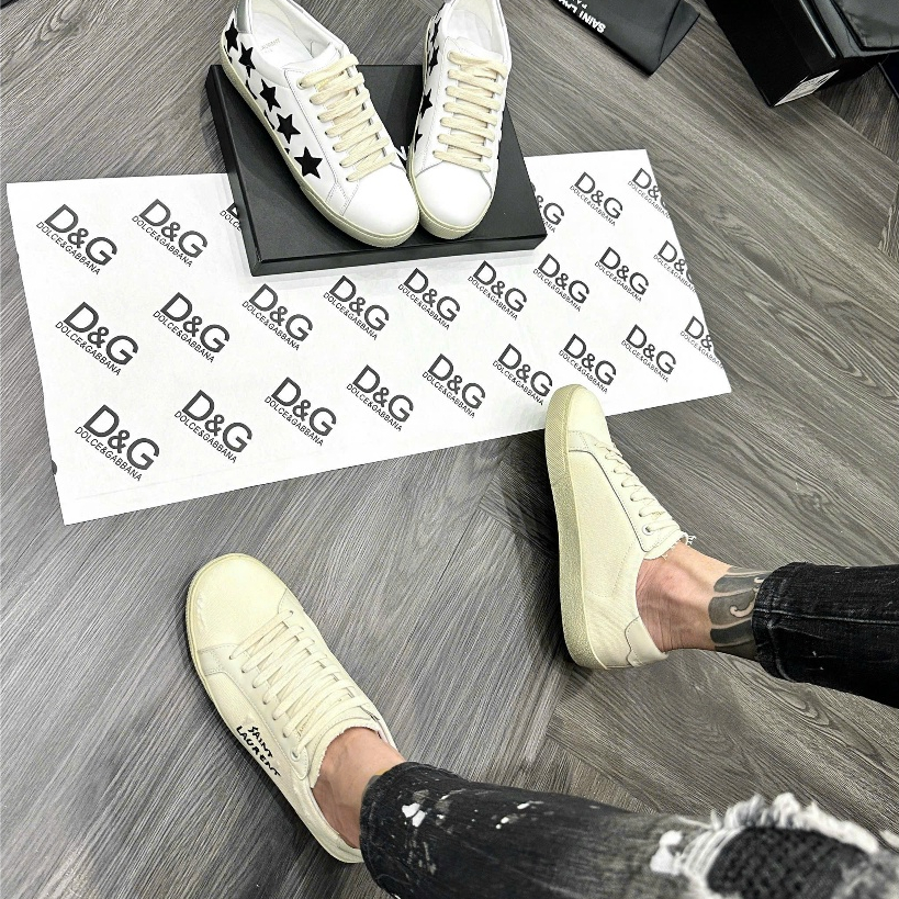 Giày dây Snk Dsquared2 màu đen dệt vân chữ màu trắng vàng monogram thêu vạch sọc ngang quai đế cói p