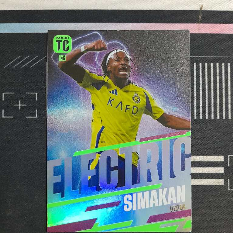[Thẻ cầu thủ bóng đá] Mohamed Simakan - Al Nassr - Electric - Panini Top Class 2025