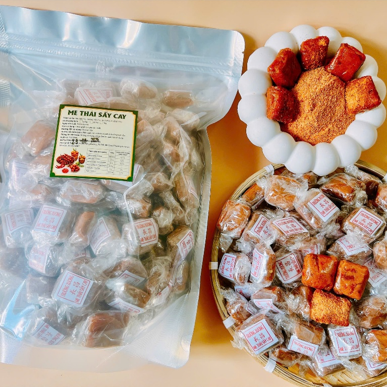 (Tặng Muối) 1Kg Kẹo Me Sấy Cay Trường Xương_ chua cay +100g Muối chấm