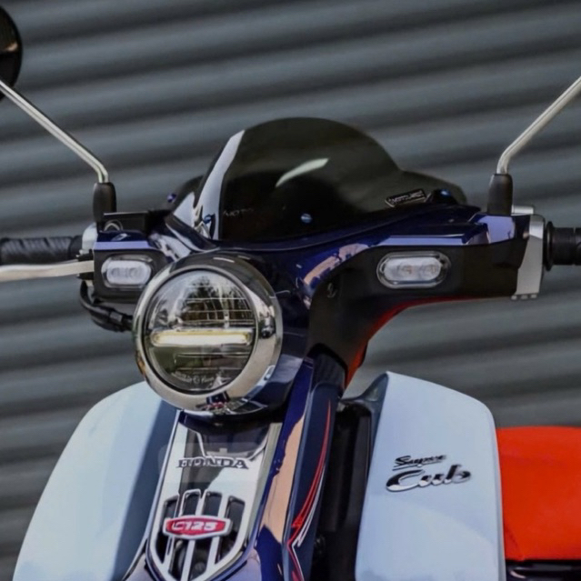 Chắn gió Cub125/mão cub125 (full bộ kính + đế)
