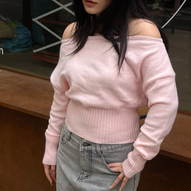 Áo len hồng trễ vai mỏng BABY PINK SWEATER