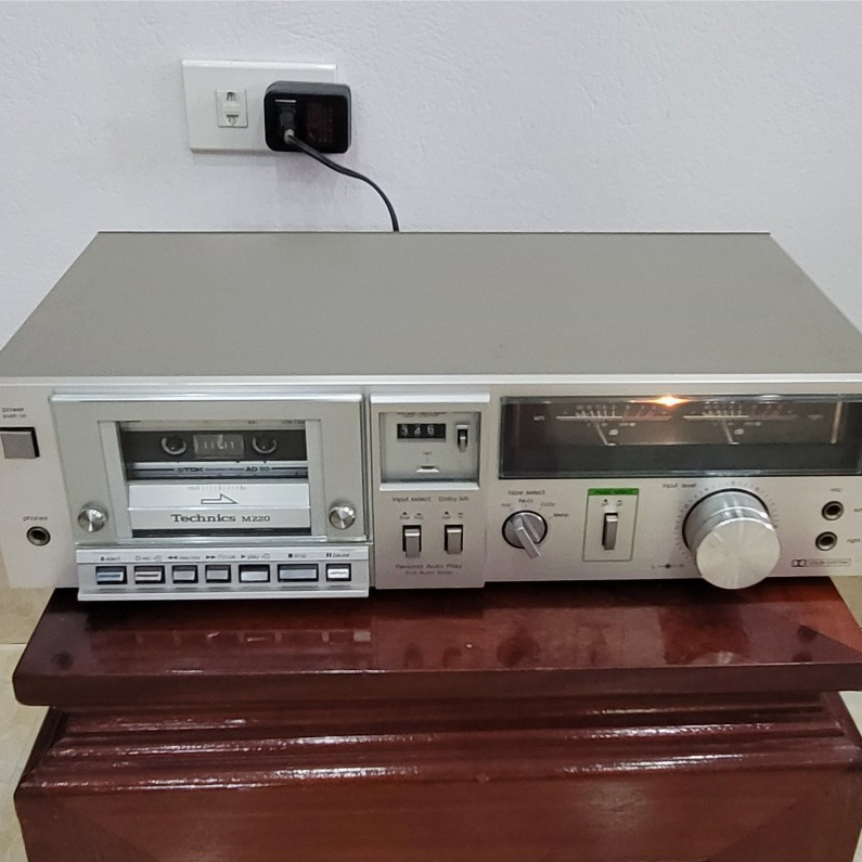 Cassette Techinics M220 - Rất Mới
