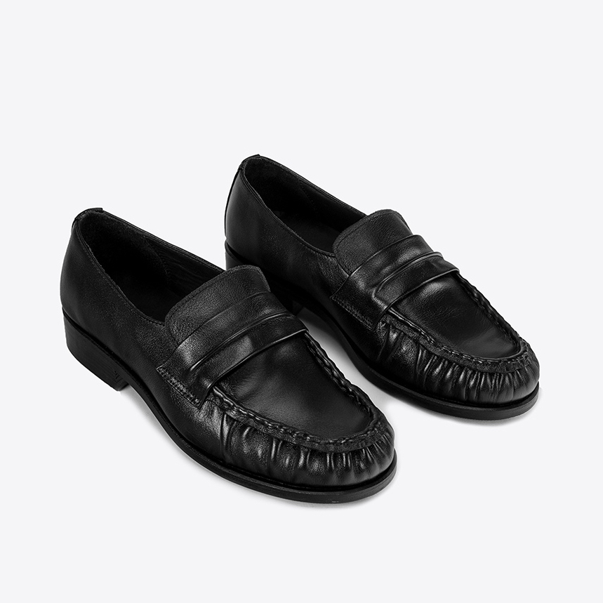 Giày Penny Loafers TARMOR có Nếp Gấp Da Bò Màu Đen - Ruched Penny Loafers in Black
