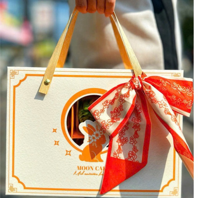 SET  BÁNH TRUNG THU THỎ NGỌC ĐẦY ĐỦ FULL MOON ( Hộp 6 bánh mỗi bánh 75gr)