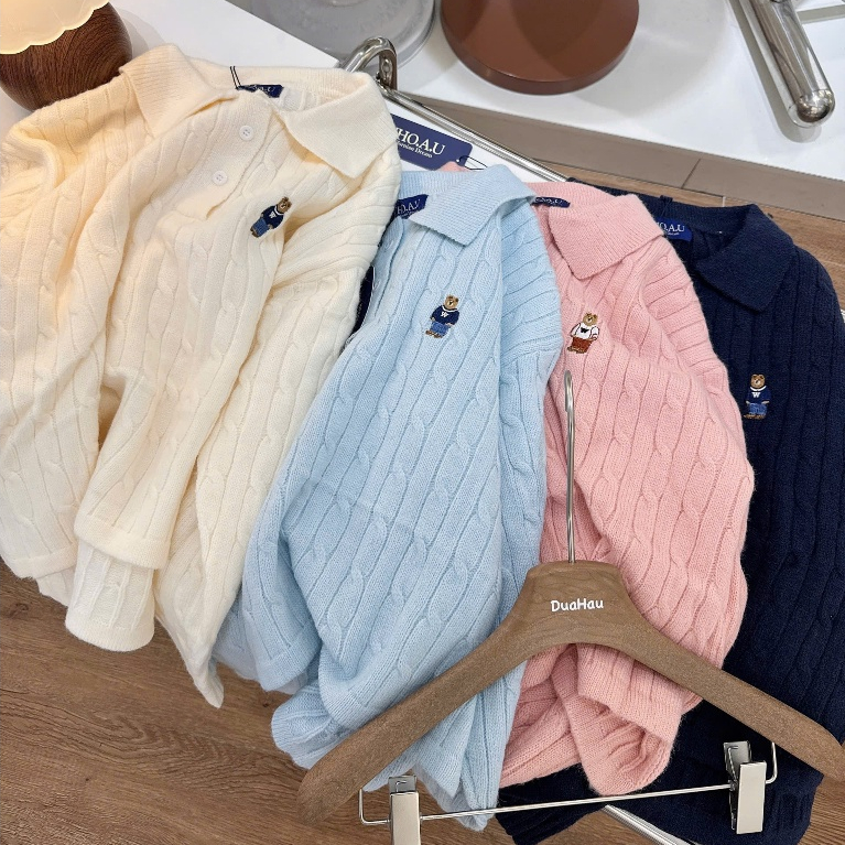 Áo len polo thêu gấu tôn dáng form rộng len mềm mịn phong cách Hàn Quốc
