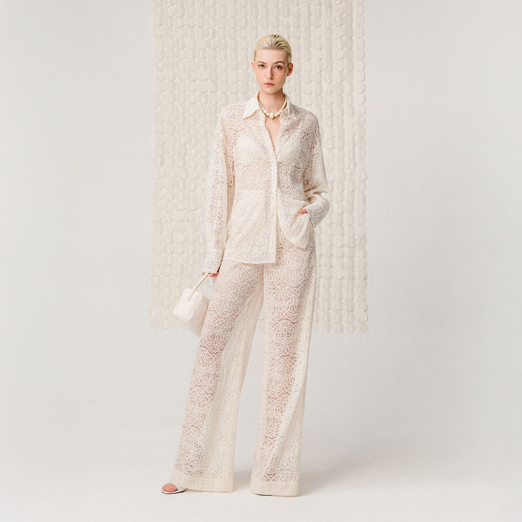 WHITE ANT Áo Sơ Mi Ren Form Suông Họa Tiết Hoa Xuyên Nhẹ NOELLE FLORAL SHIRT 1704012RS26