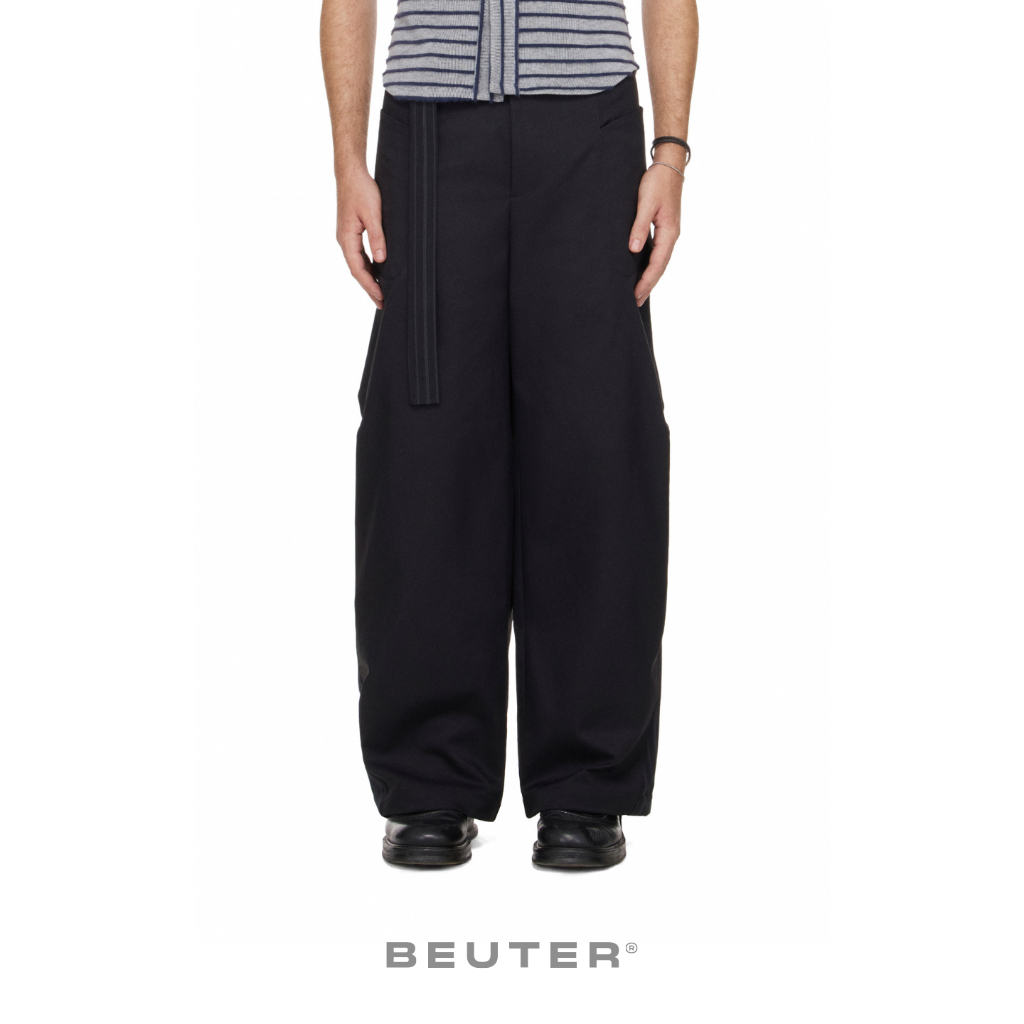 Quần Xếp Ly Dây Đai Eo Màu Đen - BEUTER® WAIST-STRAP PLEATED PANTS - BLACK