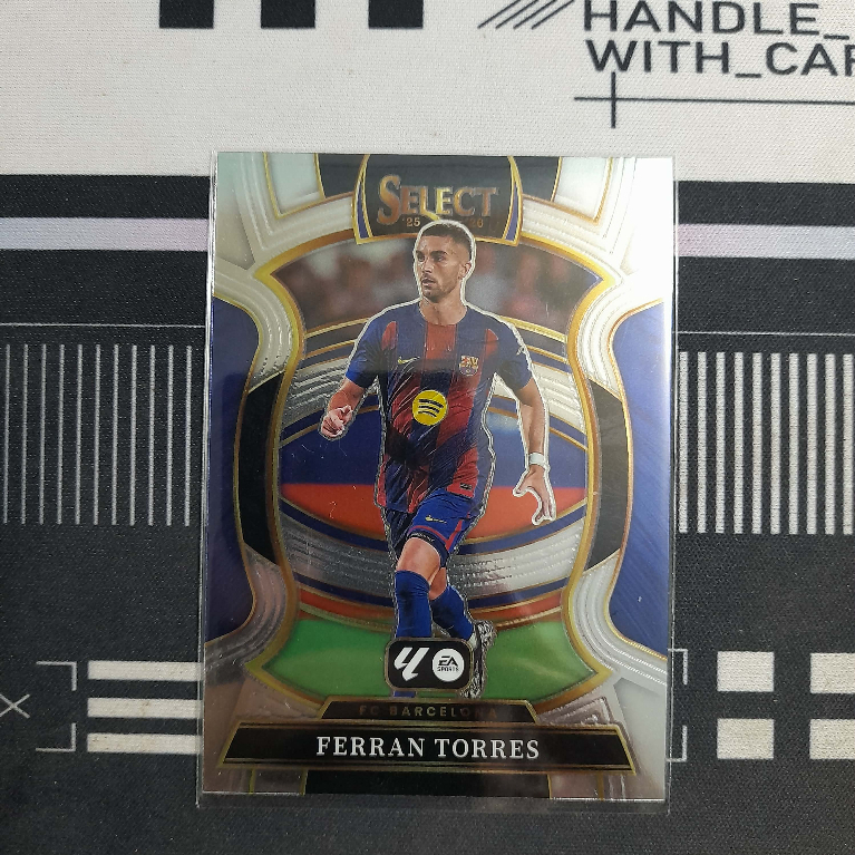 [Thẻ bóng đá] Ferran Torres - Barcelona - Base