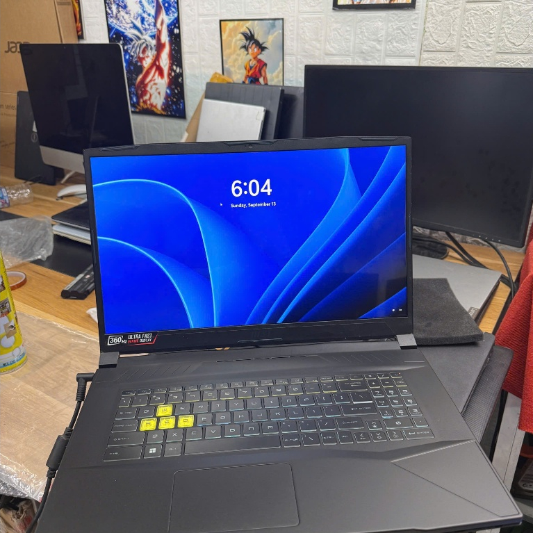 Laptop MSI Crosshair 17 A12UEZ 264VN (i7-12700H, 16GB, RTX 3060, 17.3" FHD 360Hz) - Đã sử dụng
